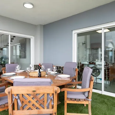 Syrah Villa *
